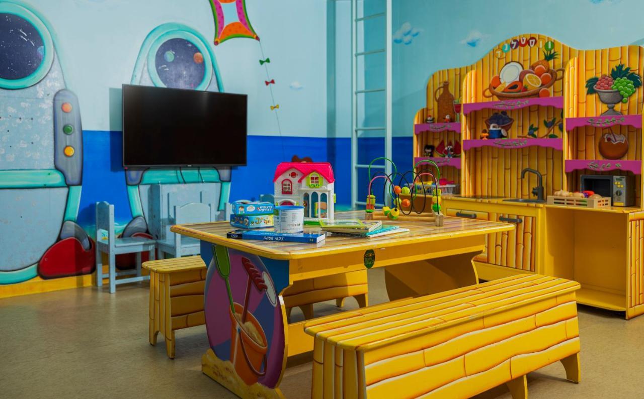 West All Suites Hotel Ashdod Ngoại thất bức ảnh
