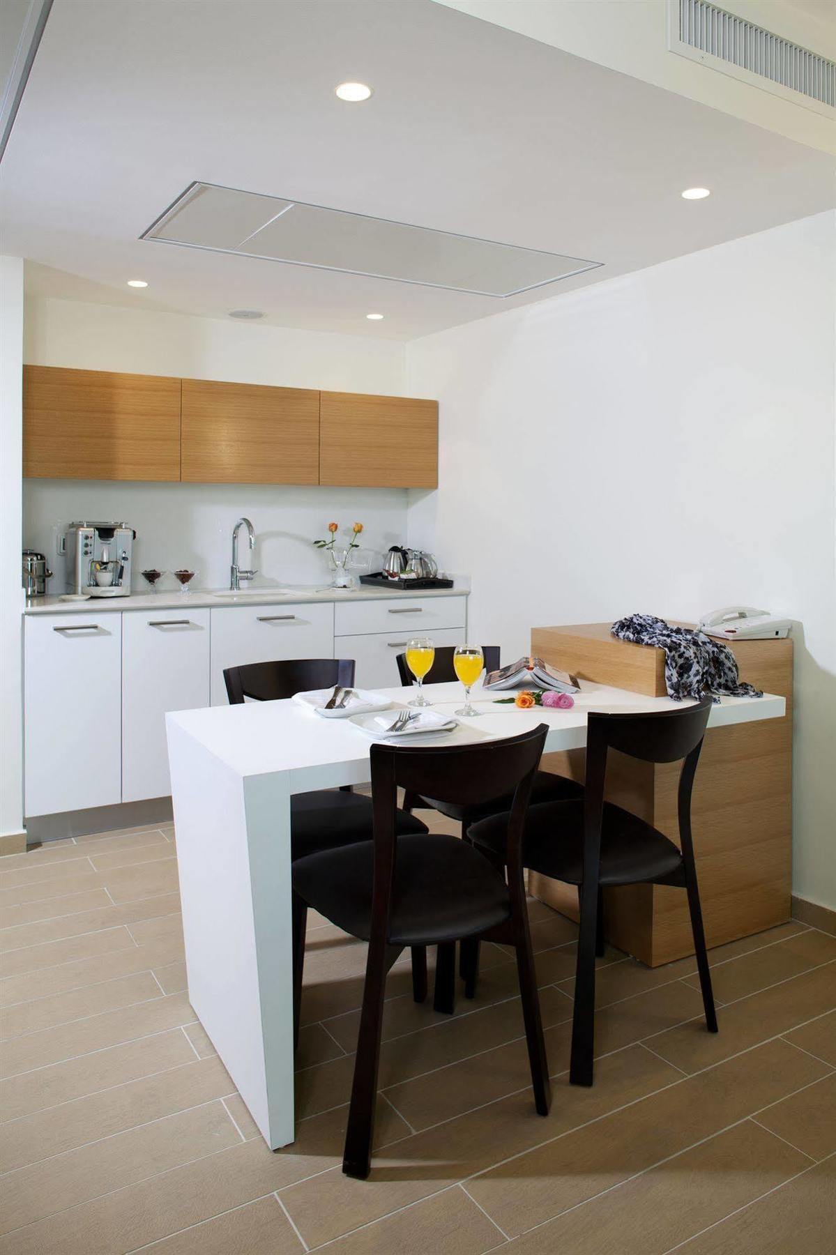 West All Suites Hotel Ashdod Ngoại thất bức ảnh