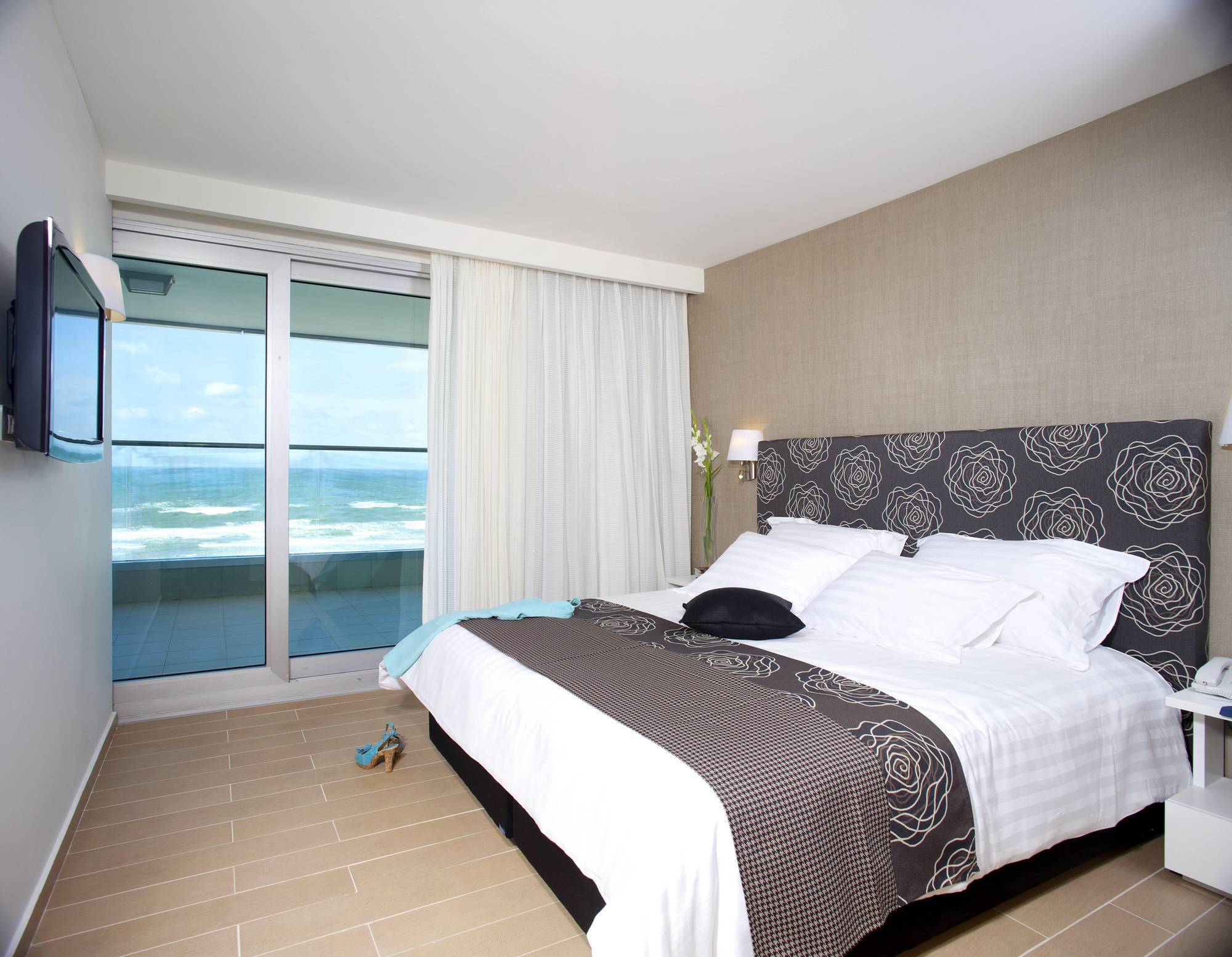 West All Suites Hotel Ashdod Ngoại thất bức ảnh