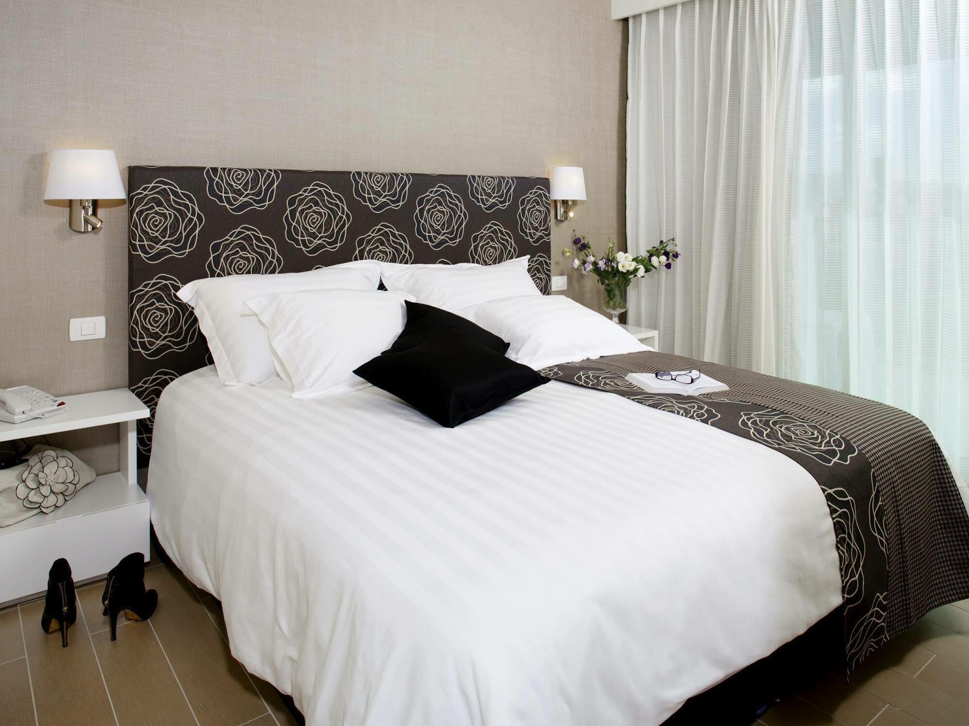 West All Suites Hotel Ashdod Ngoại thất bức ảnh